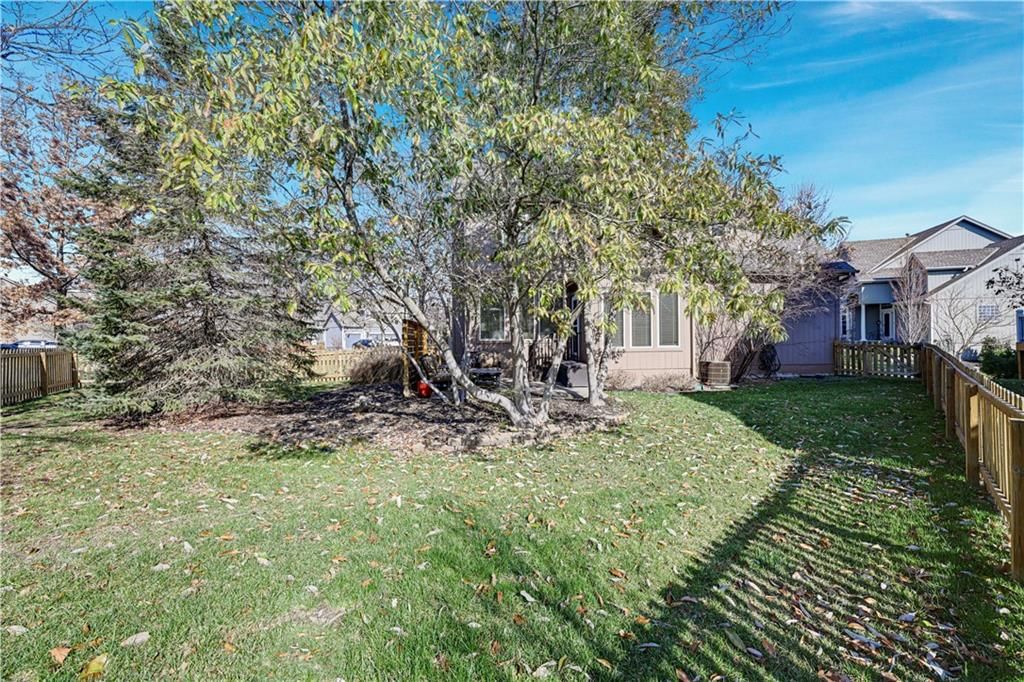 6047 Theden Street — photo 30