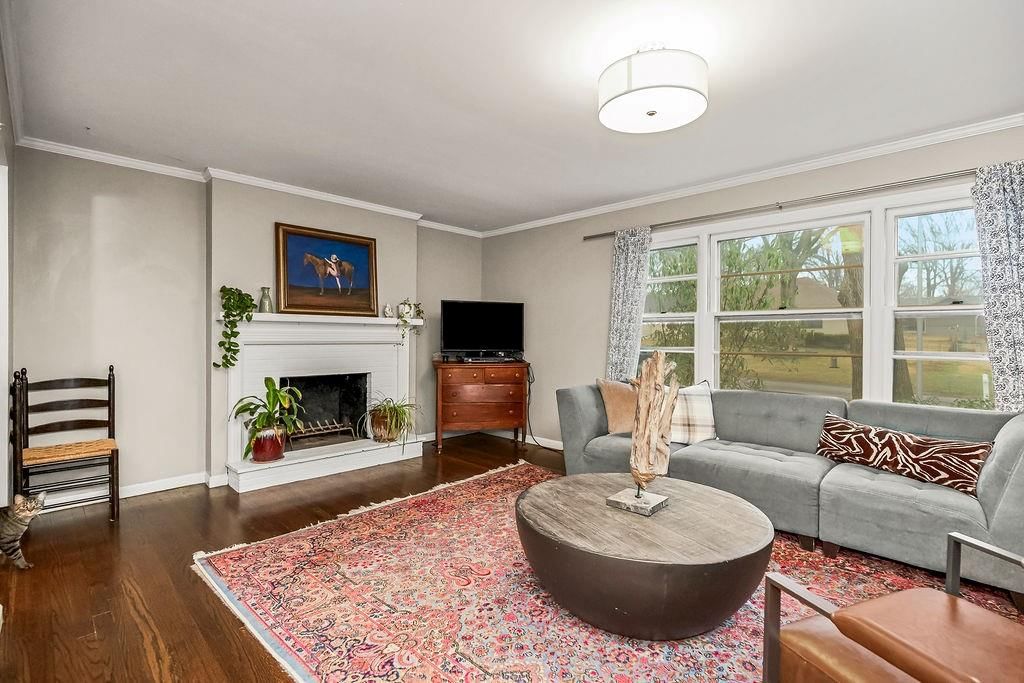 9804 HOLLY Street — photo 4