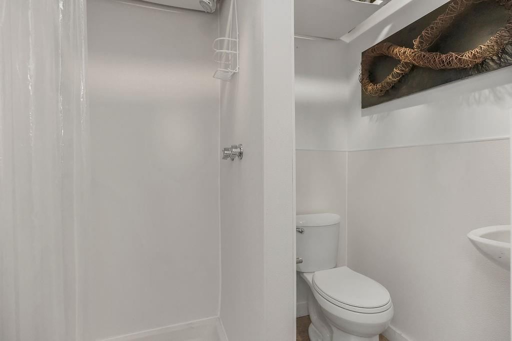 9804 HOLLY Street — photo 17