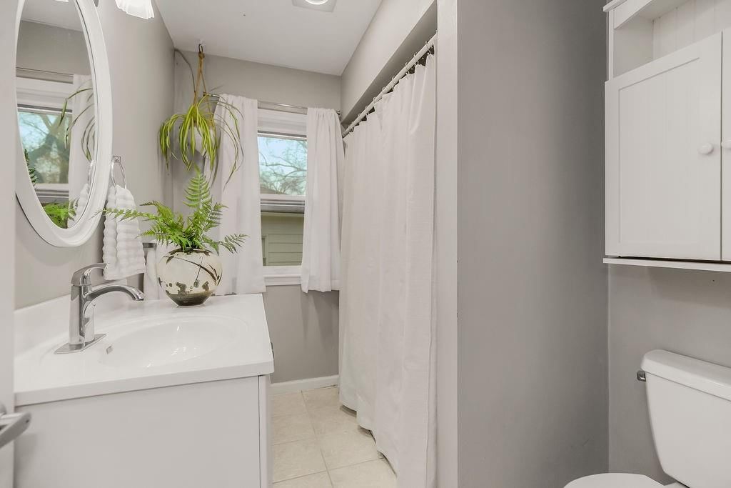 9804 HOLLY Street — photo 20