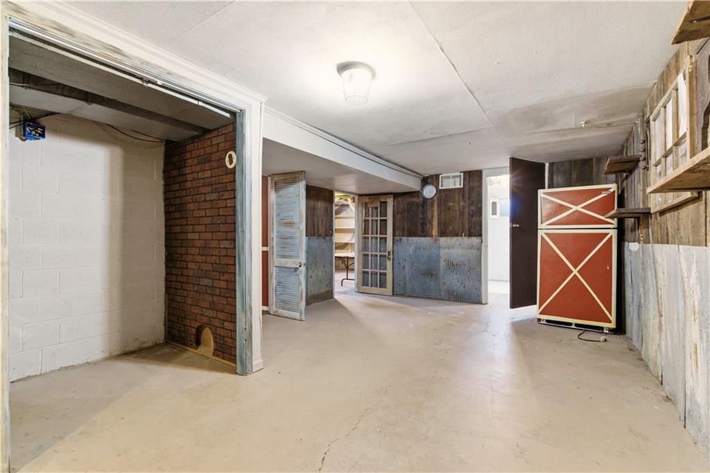 801 NW Thieme Street — photo 17