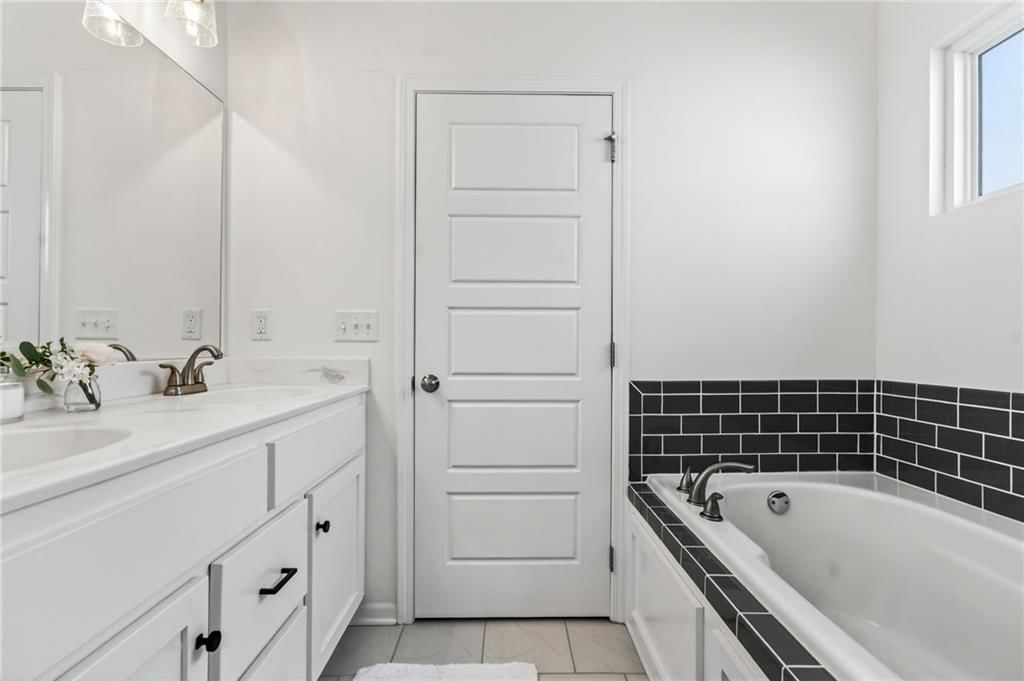 1012 Poplar Lane — photo 10