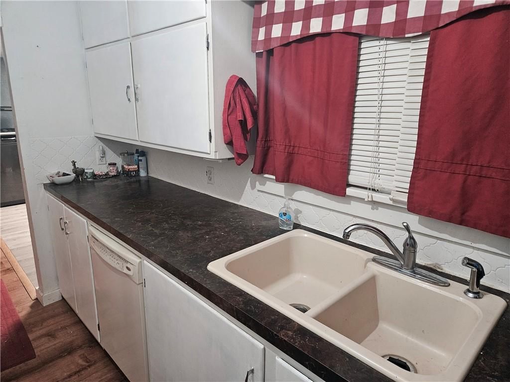 328 N Ericson Avenue — photo 13