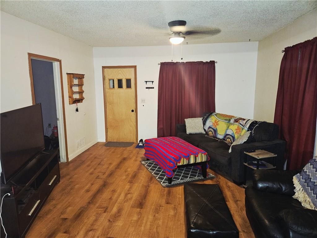 328 N Ericson Avenue — photo 15