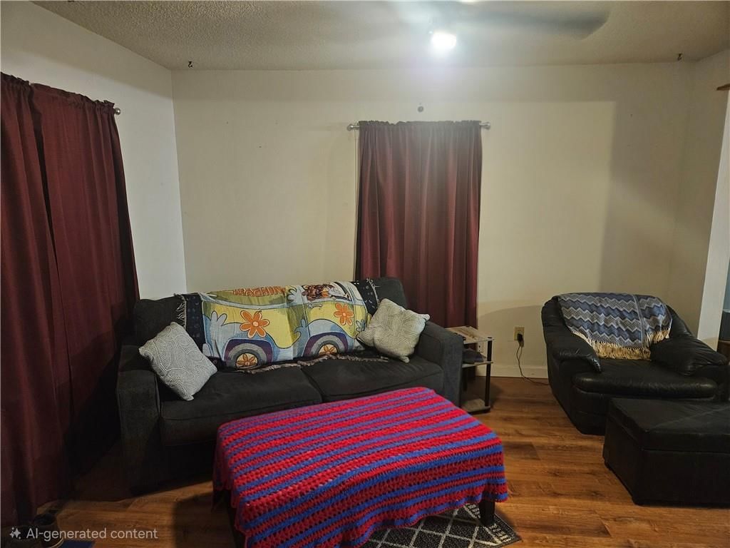 328 N Ericson Avenue — photo 16