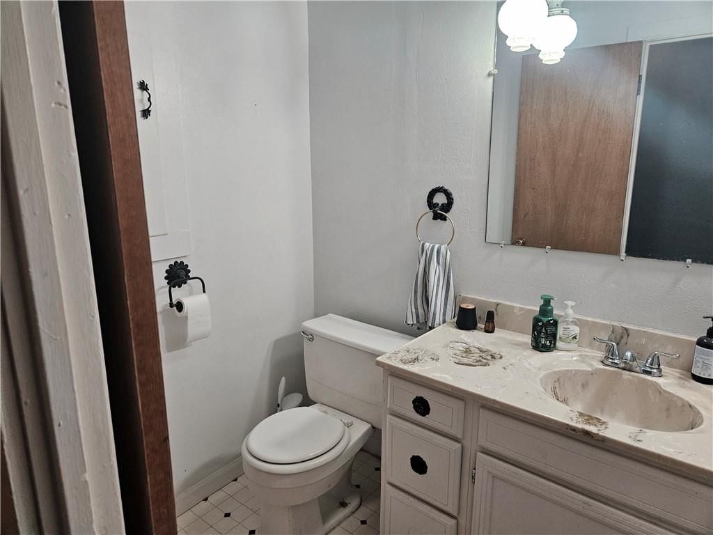 328 N Ericson Avenue — photo 18