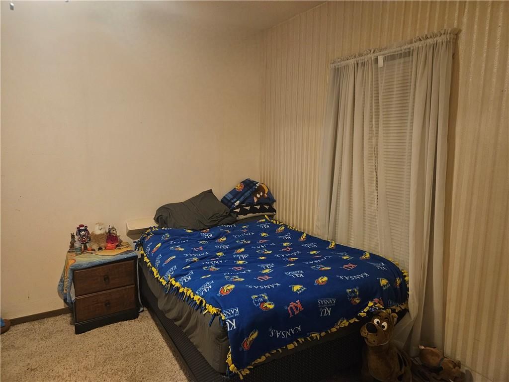 328 N Ericson Avenue — photo 21