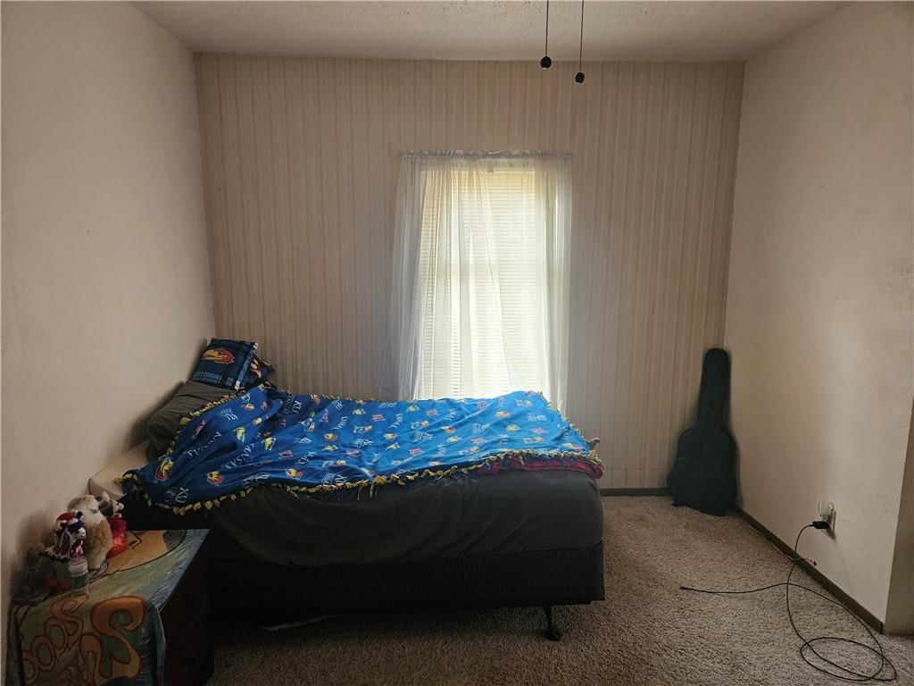 328 N Ericson Avenue — photo 22