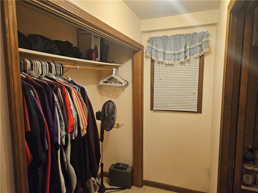 328 N Ericson Avenue — photo 23