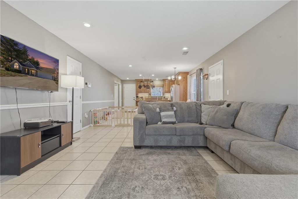 114 S Jewell Street — photo 3
