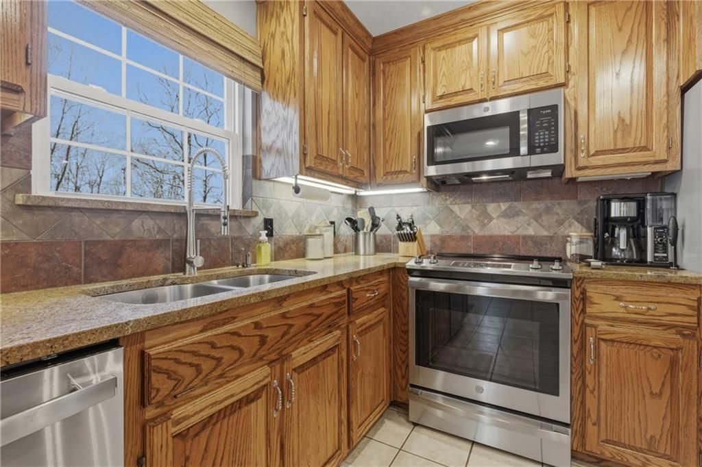 114 S Jewell Street — photo 8