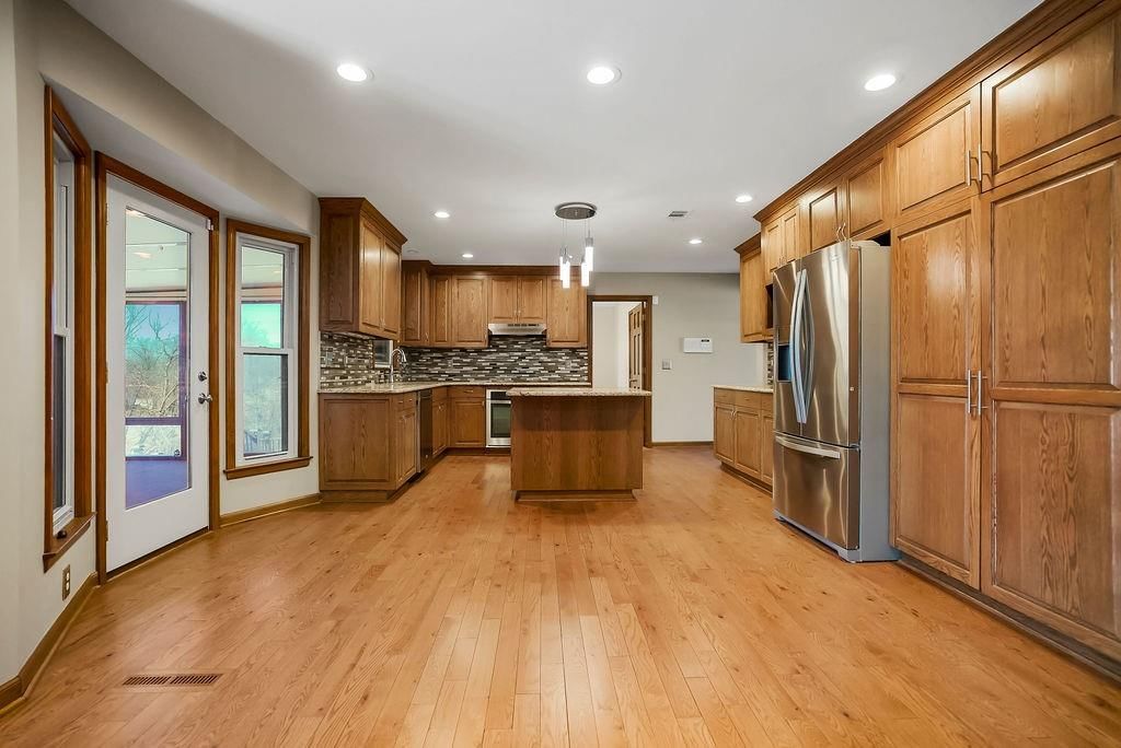 7105 E 69th Terrace — photo 3