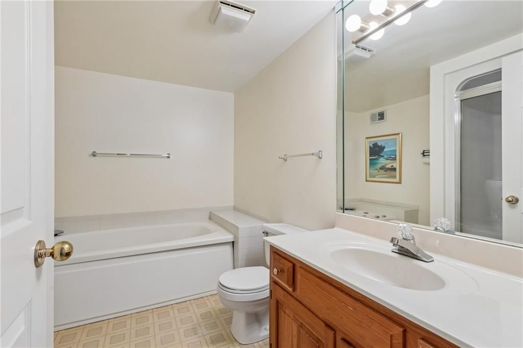 4433 NW Claymont Woods Drive — photo 28