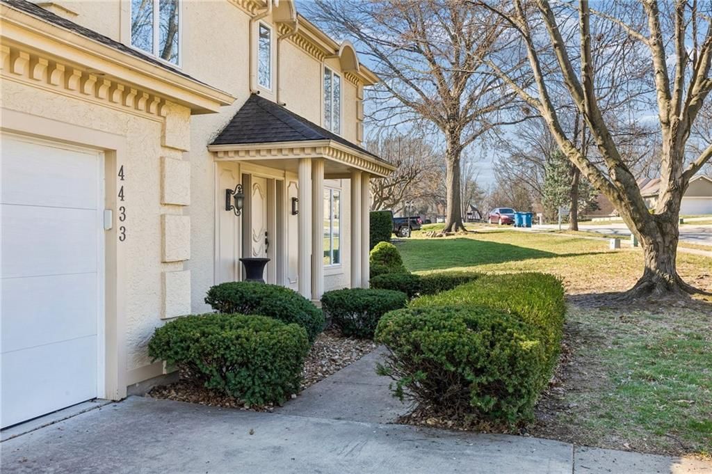 4433 NW Claymont Woods Drive — photo 36