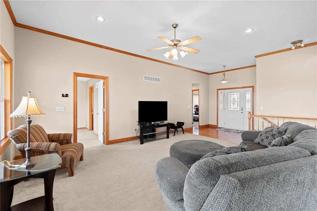 202 Prairie Rose Circle — photo 8
