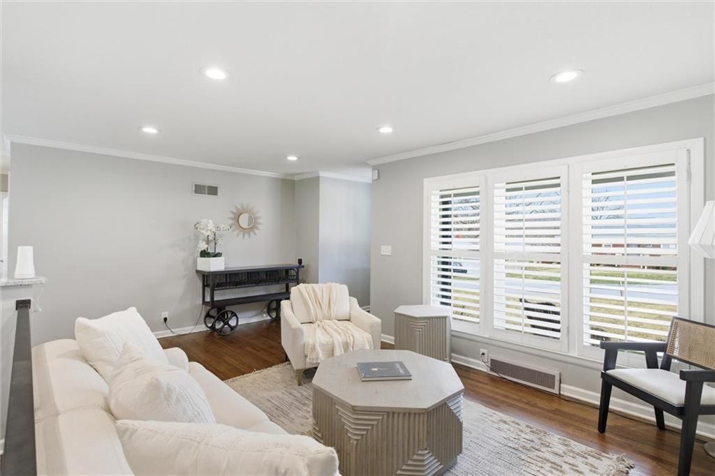 5409 W 65th Terrace — photo 6