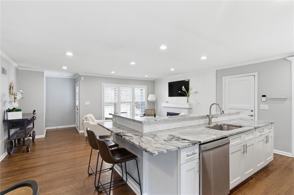 5409 W 65th Terrace — photo 7