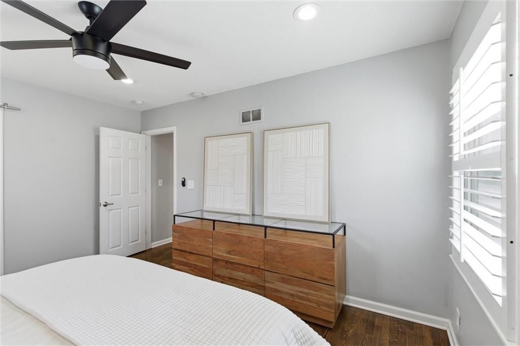 5409 W 65th Terrace — photo 13