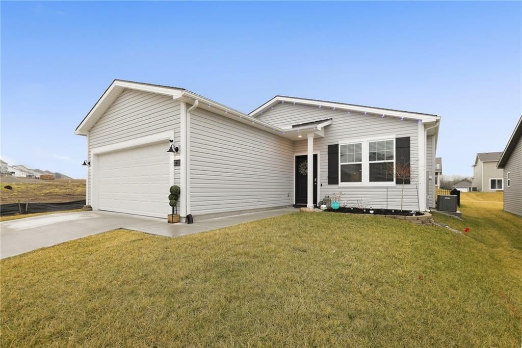 27113 E Cedar Grove Drive, Lee's Summit, MO
