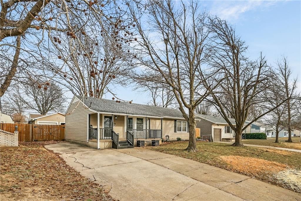 1207 N Atherton Road — photo 2