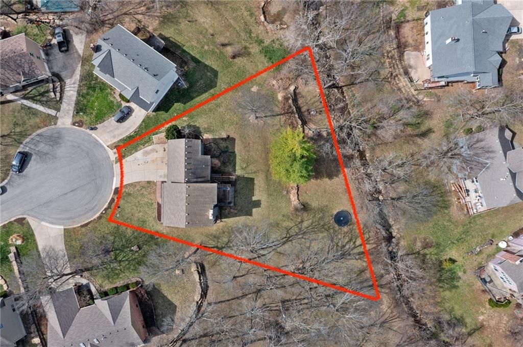2402 SW Springcreek Court — photo 2