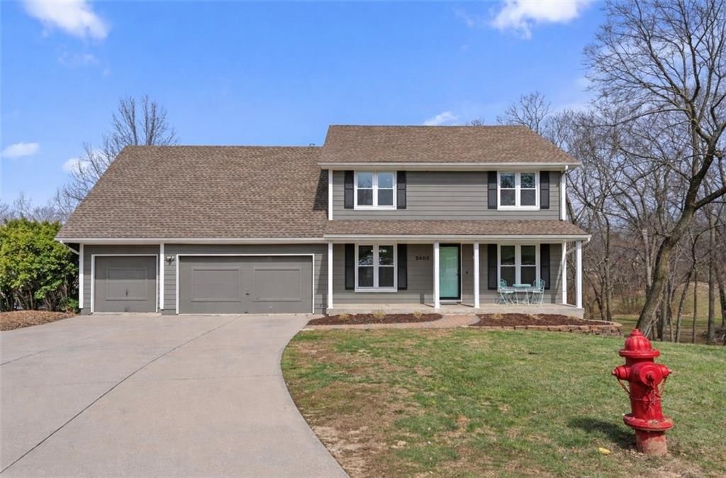 2402 SW Springcreek Court — photo 4
