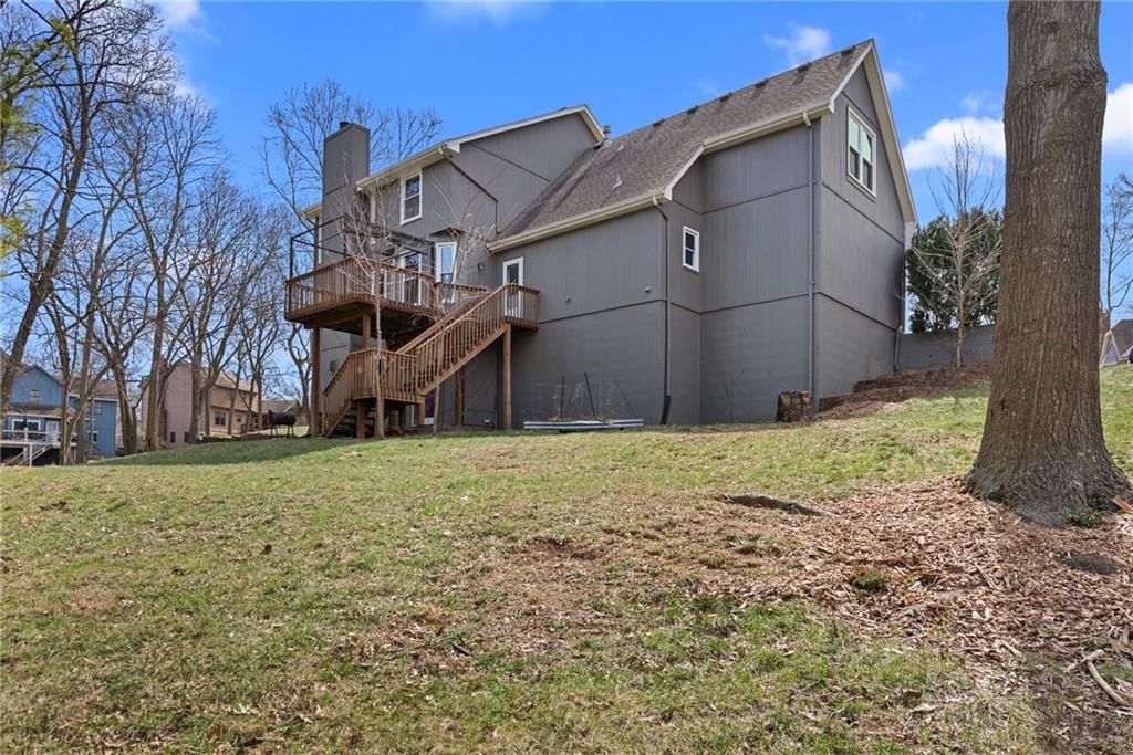 2402 SW Springcreek Court — photo 5