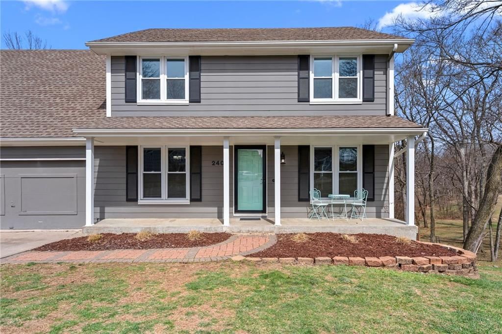 2402 SW Springcreek Court — photo 7