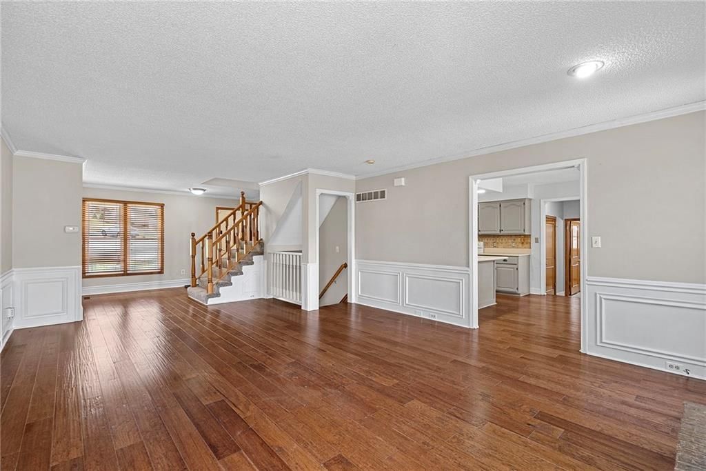 2402 SW Springcreek Court — photo 9