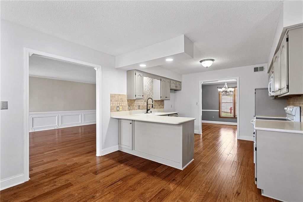 2402 SW Springcreek Court — photo 13