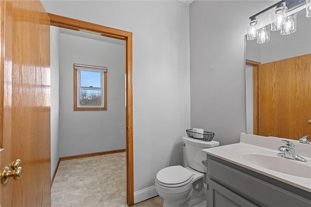 2402 SW Springcreek Court — photo 15
