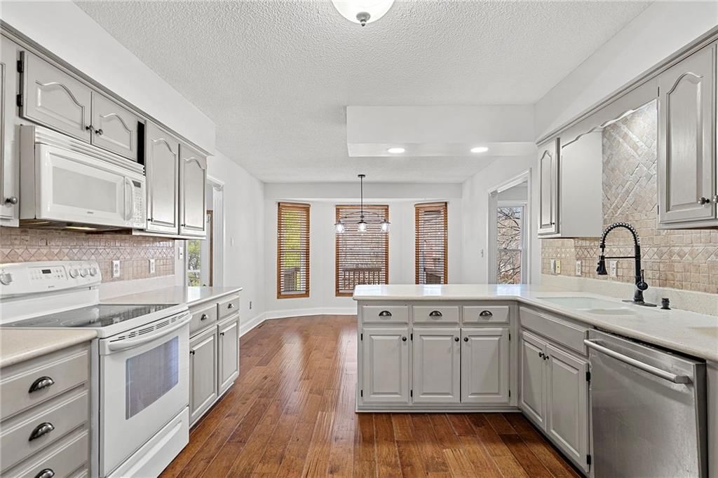 2402 SW Springcreek Court — photo 17