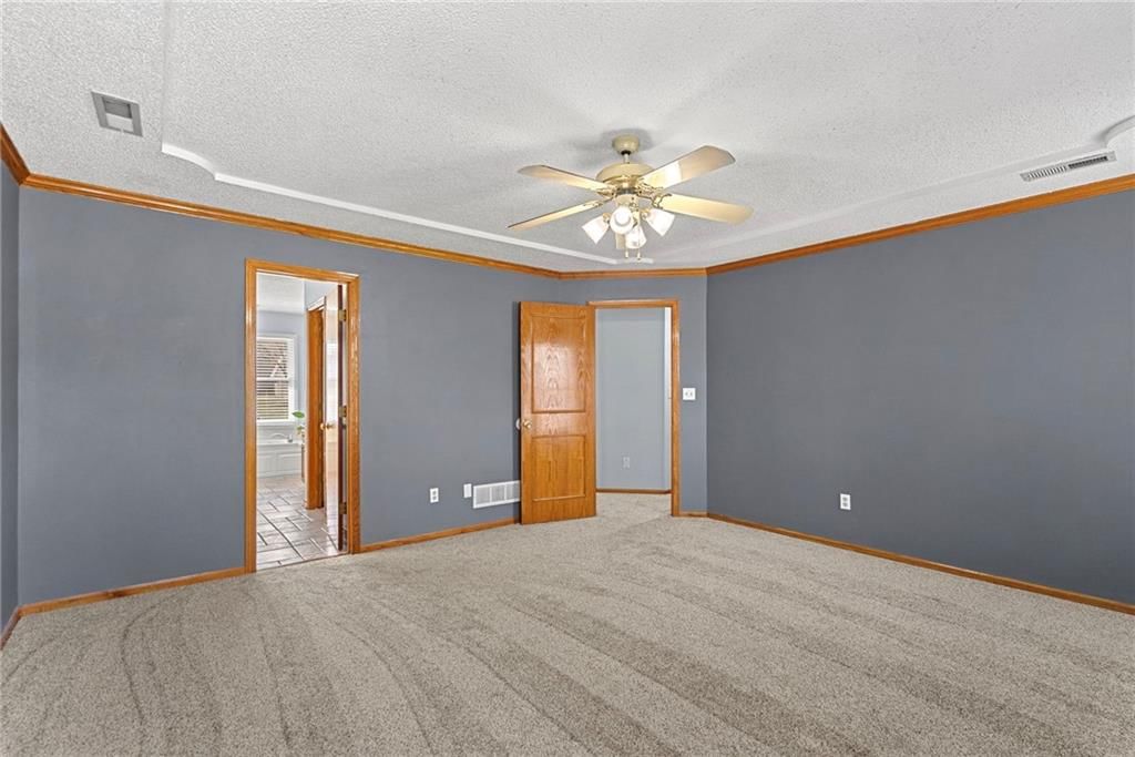 2402 SW Springcreek Court — photo 21