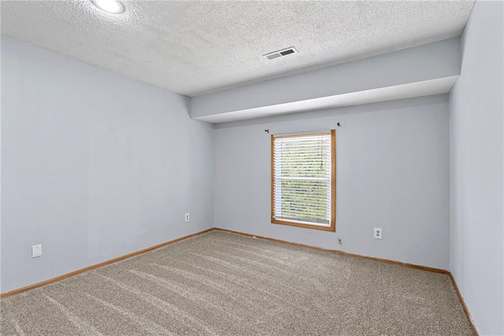 2402 SW Springcreek Court — photo 31