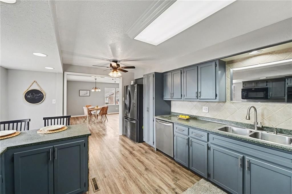 1492 SW Hook Road — photo 9