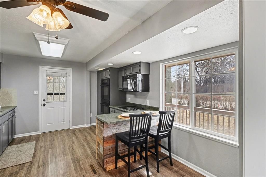 1492 SW Hook Road — photo 11