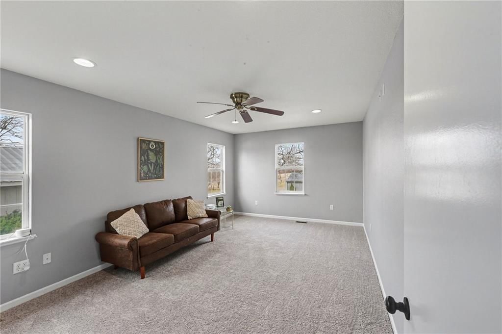 1492 SW Hook Road — photo 13