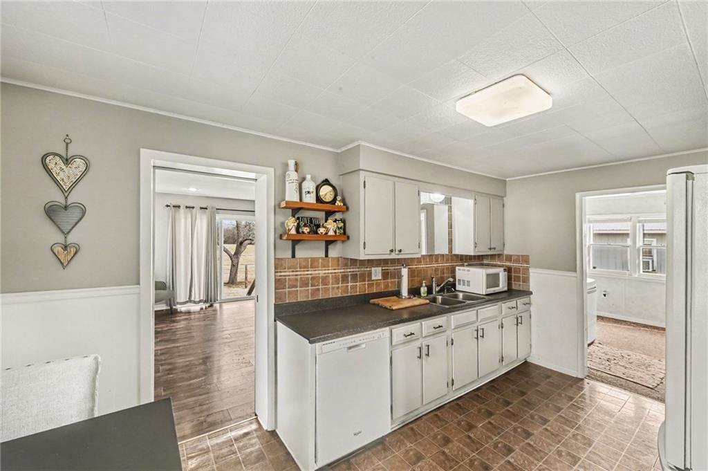 1492 SW Hook Road — photo 35