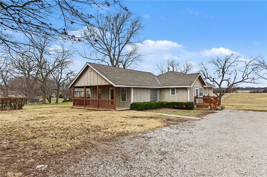 1492 SW Hook Road — photo 37
