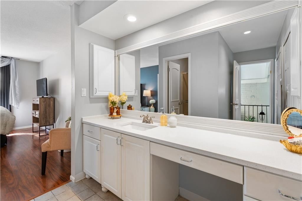 6735 W 108th Terrace — photo 18