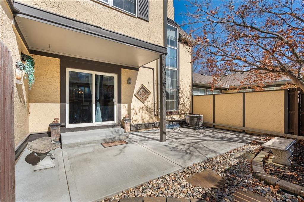 6735 W 108th Terrace — photo 29