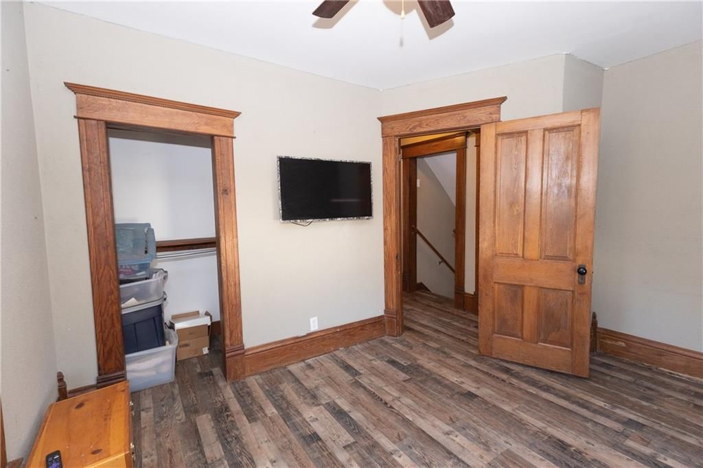 614 W Oak Street — photo 10