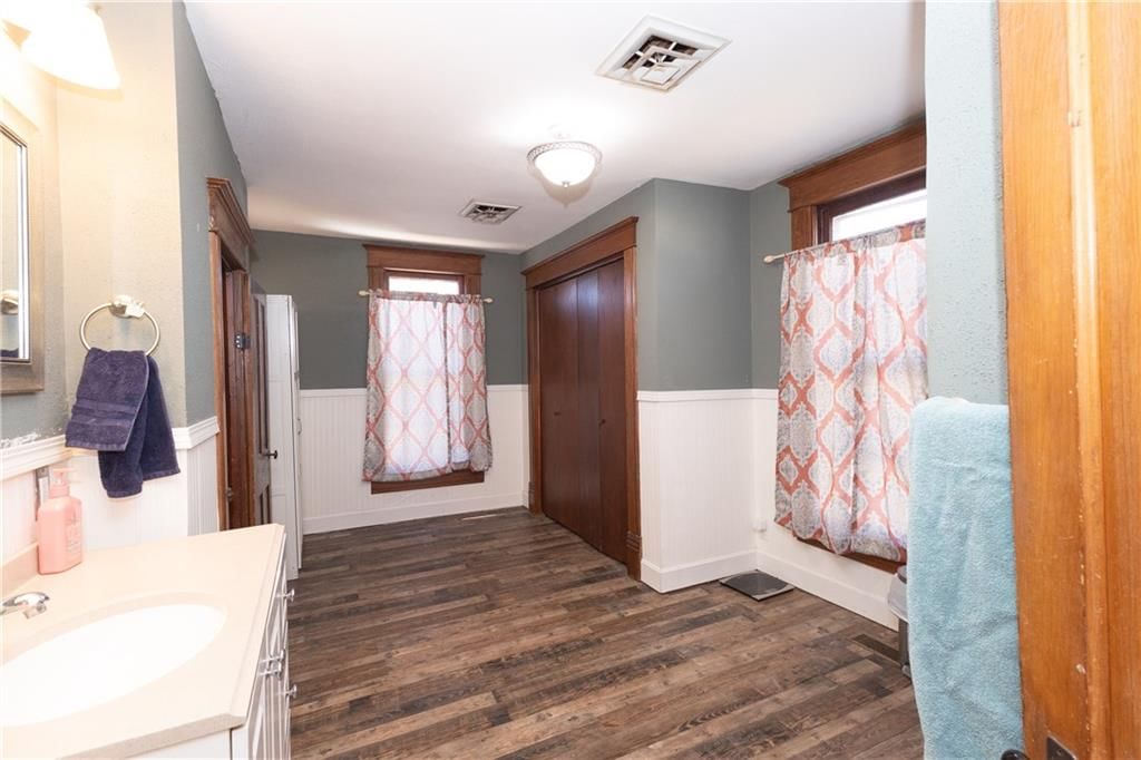 614 W Oak Street — photo 14