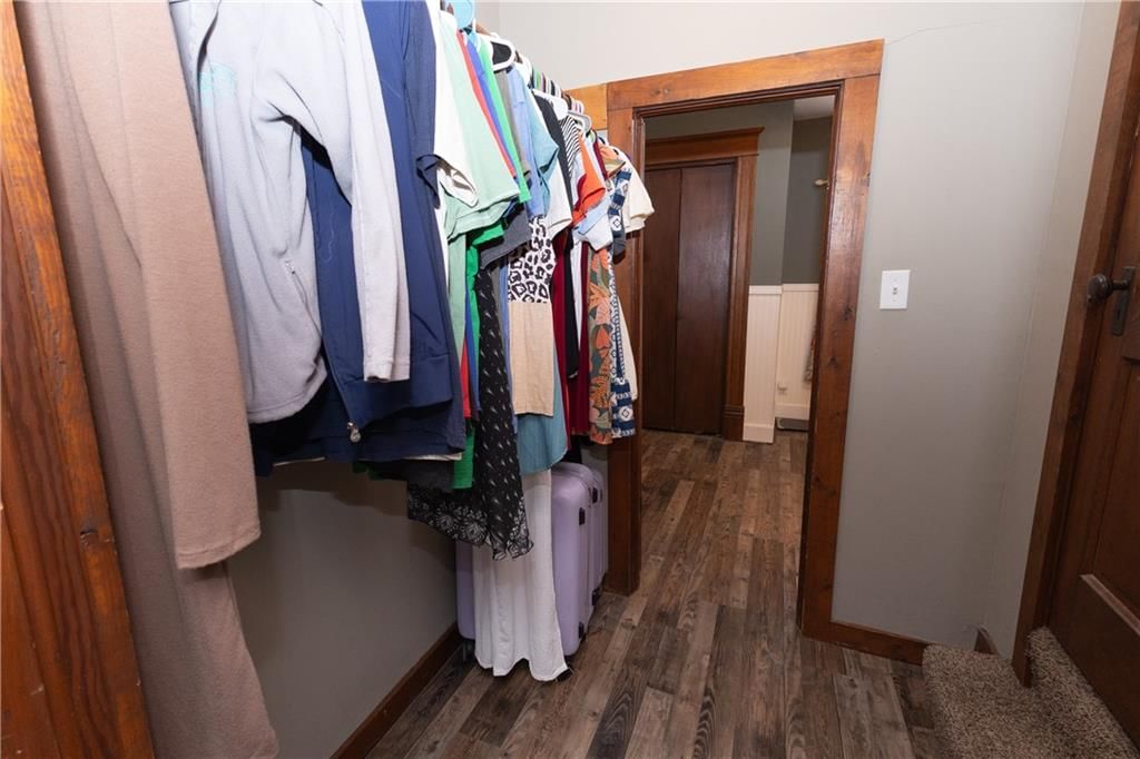614 W Oak Street — photo 15