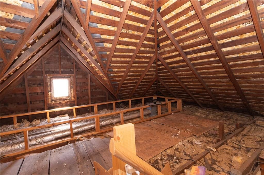 614 W Oak Street — photo 17