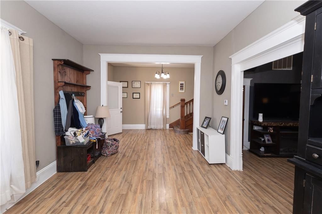 614 W Oak Street — photo 21