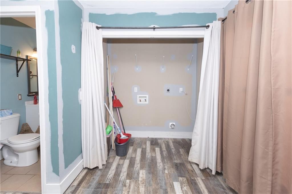 614 W Oak Street — photo 29