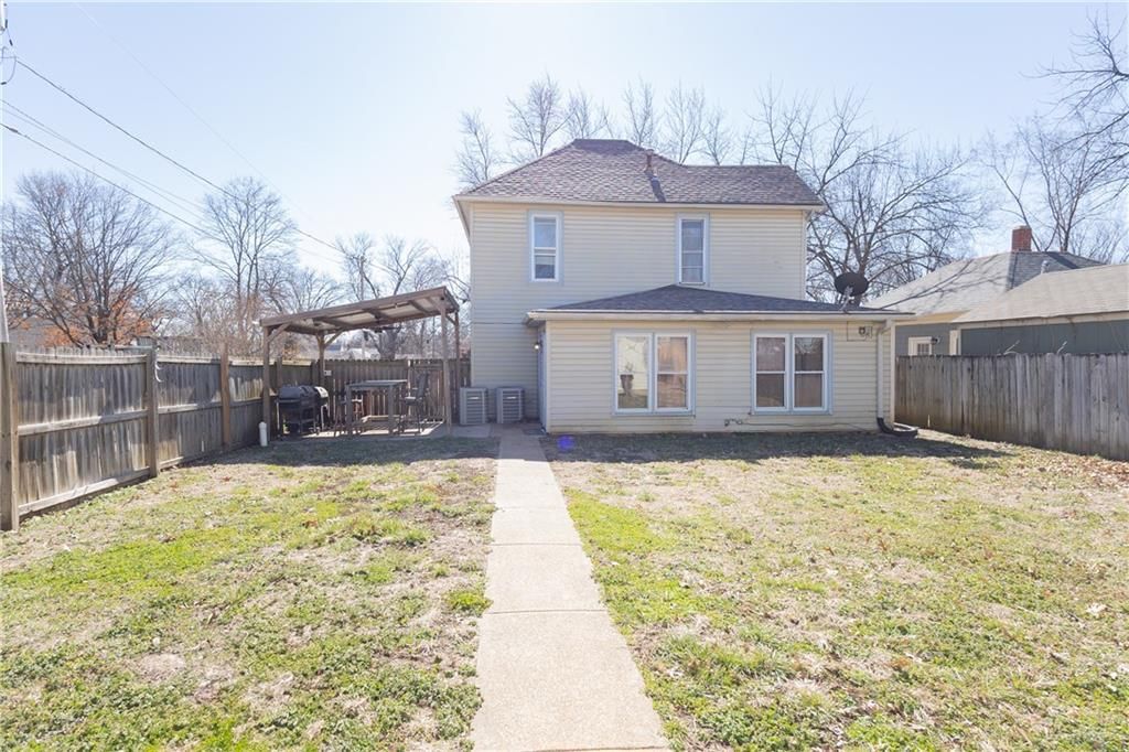 614 W Oak Street — photo 34