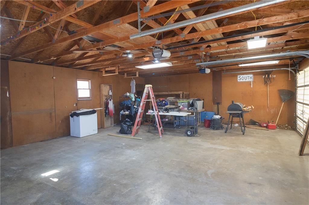 614 W Oak Street — photo 39