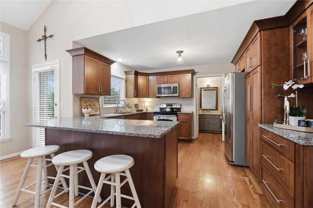 6114 W 157th Terrace — photo 13